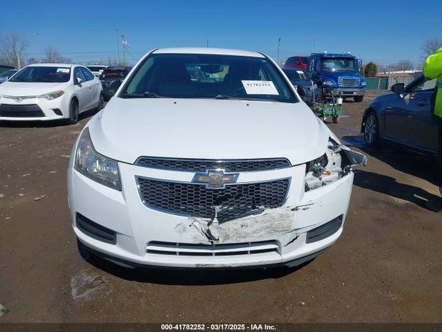 1G1PA5SG3E7407563 Chevrolet Cruze Ls Auto