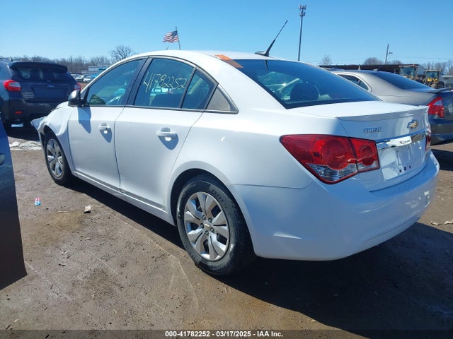 1G1PA5SG3E7407563 Chevrolet Cruze Ls Auto