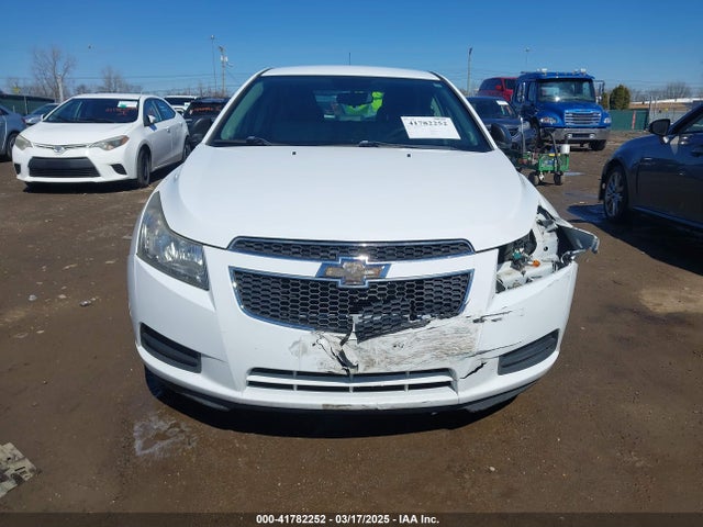 1G1PA5SG3E7407563 Chevrolet Cruze Ls Auto
