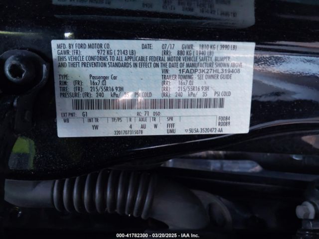 1FADP3K27HL319408 Ford FOCUS SE