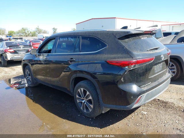 5TDGZRBH6MS071363 Toyota Highlander Xle