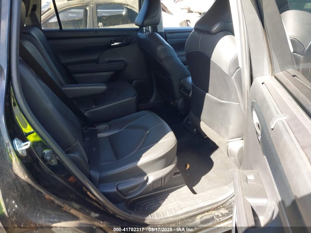 5TDGZRBH6MS071363 Toyota Highlander Xle