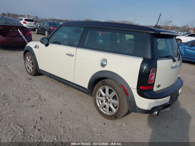 2011 MINI COOPER S CLUBMAN WMWZG3C55BTY35621 Photo 2