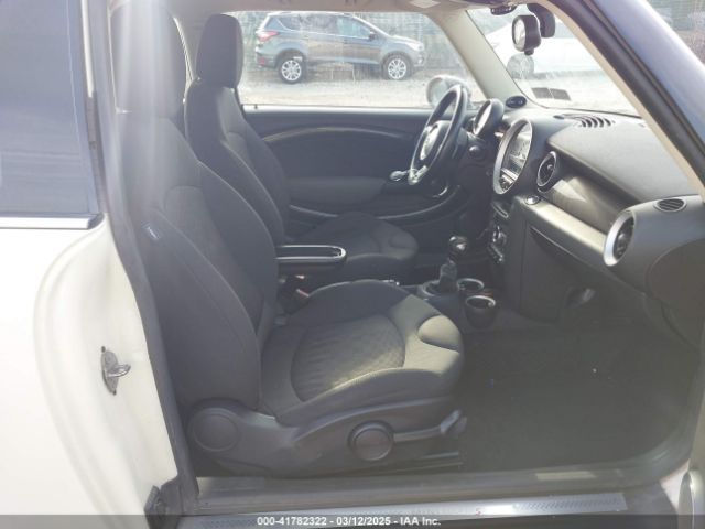 2011 MINI COOPER S CLUBMAN WMWZG3C55BTY35621 Photo 4