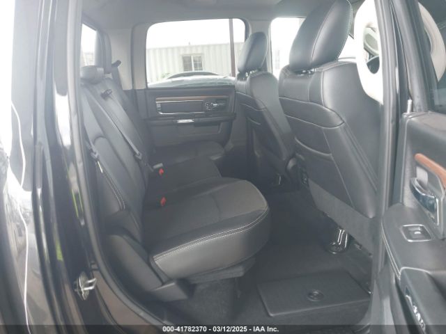1C6RR7NT0HS661236 RAM 1500 Laramie  4x4 5'7 Box