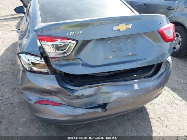 1G1BE5SMXJ7229696 Chevrolet Cruze Lt Auto