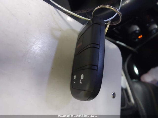 2C3CCABG9JH265201 Chrysler 300 300s