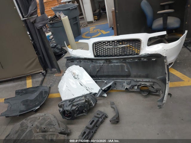 2C3CCABG9JH265201 Chrysler 300 300s