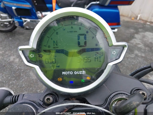 2022 MOTO GUZZI V7 ZGUKZUA02NM001118 Photo 6