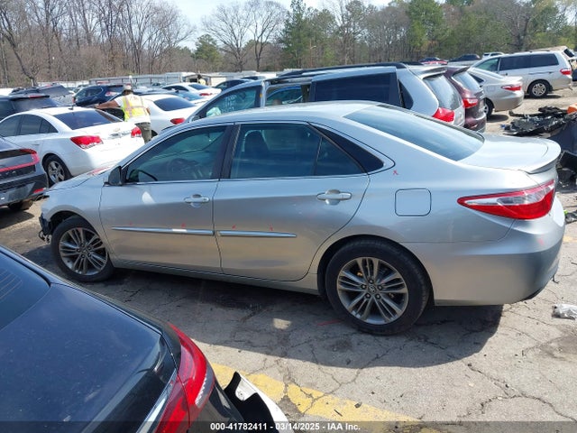 4T1BF1FK8HU382879 Toyota CAMRY SE