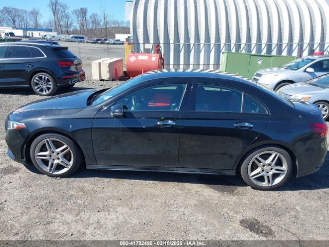 WDD3G4FB8KW006661 Mercedes-Benz A 220 4matic