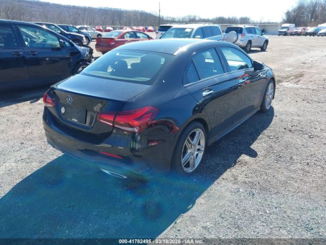 WDD3G4FB8KW006661 Mercedes-Benz A 220 4matic