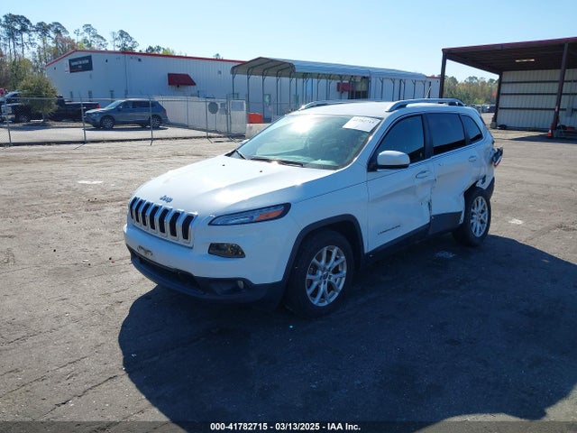 1C4PJLCS9FW657377 Jeep Cherokee Latitude