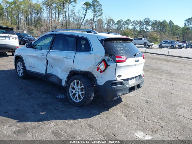 1C4PJLCS9FW657377 Jeep Cherokee Latitude