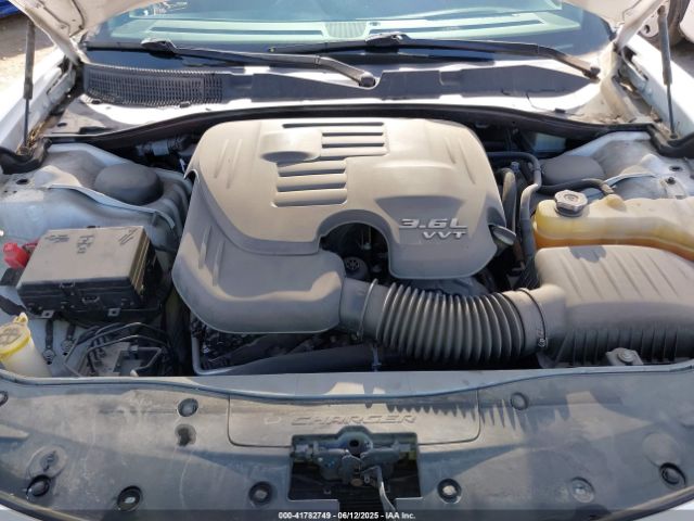 2C3CDXBG8KH724557 Dodge Charger Sxt Rwd