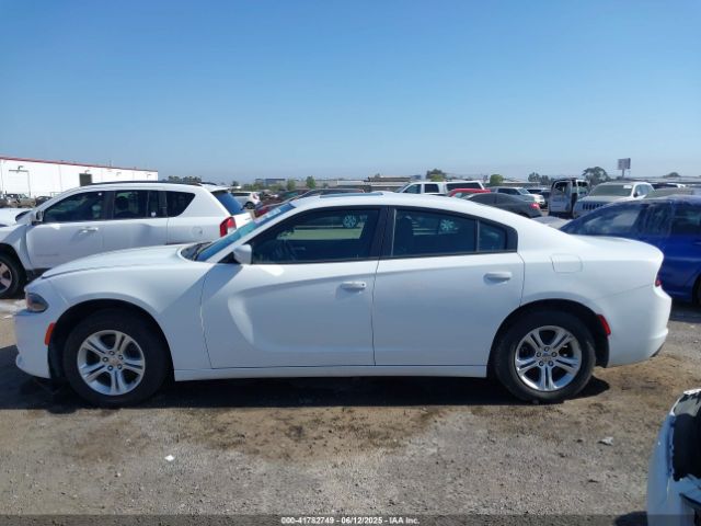 2C3CDXBG8KH724557 Dodge Charger Sxt Rwd