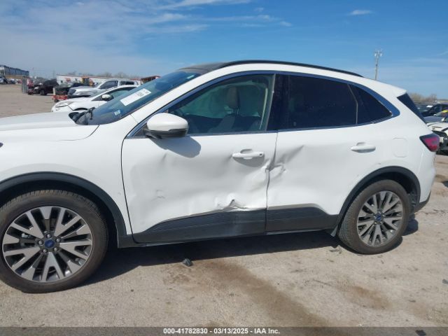 1FMCU9DZXLUA44174 Ford Escape Titanium Hybrid