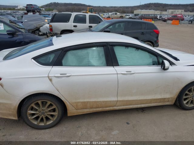 3FA6P0HD1HR270045 Ford FUSION SE
