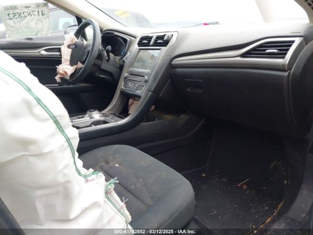 3FA6P0HD1HR270045 Ford FUSION SE