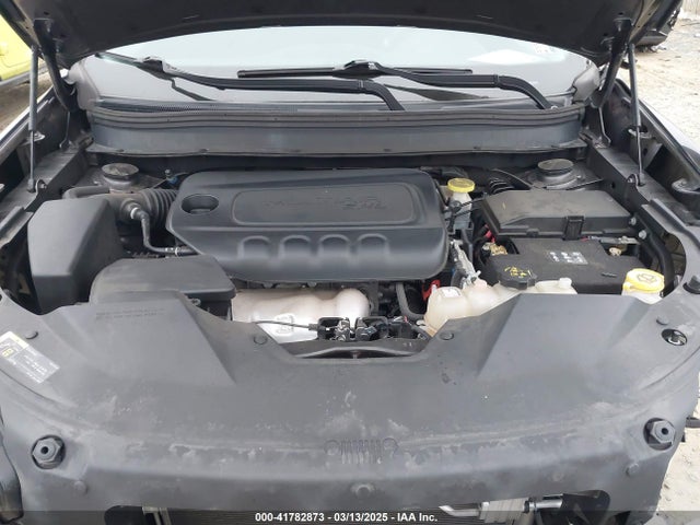 1C4PJMLB4KD323124 Jeep Cherokee Latitude Plus 4x4