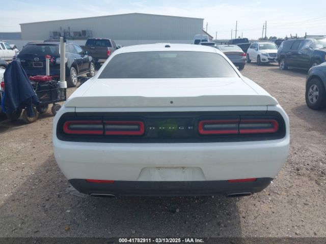 2C3CDZAG3MH631025 Dodge Challenger Sxt