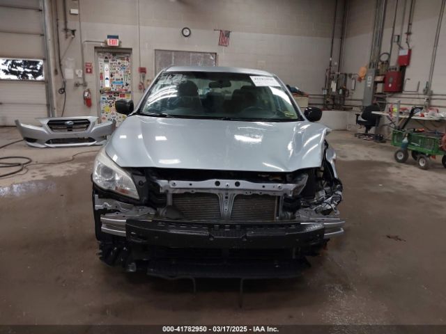 4S3BNAA61F3033308 Subaru Legacy 2.5i