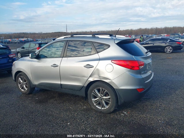 KM8JU3AGXEU917125 Hyundai TUCSON SE