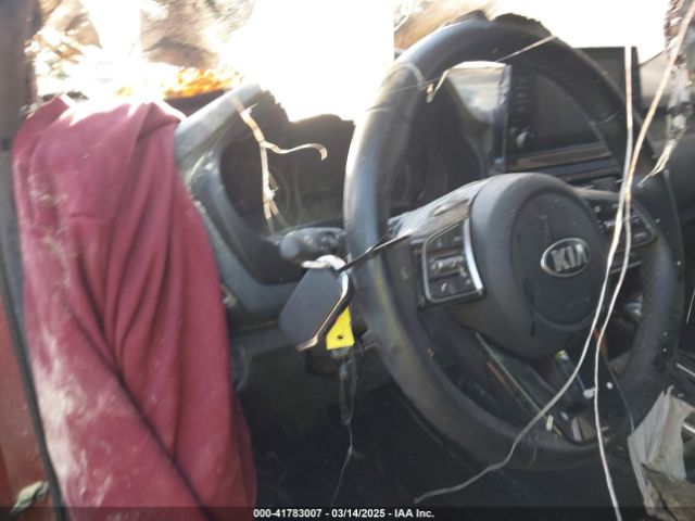 KNDEUCAA8M7158375 KIA SELTOS S