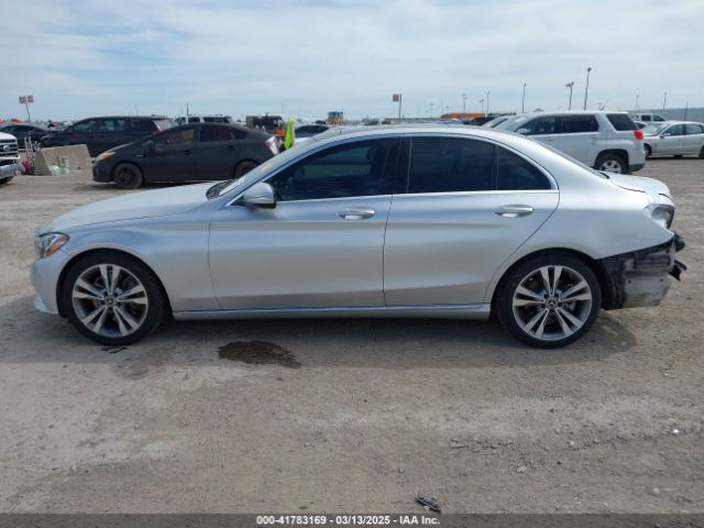 55SWF4JB9HU218319 Mercedes-Benz C 300 Luxury/sport