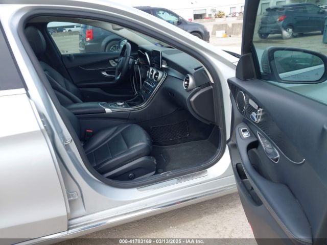 55SWF4JB9HU218319 Mercedes-Benz C 300 Luxury/sport