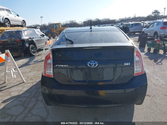 Toyota Prius Two 2015 JTDKN3DU9F0435455 Image 17