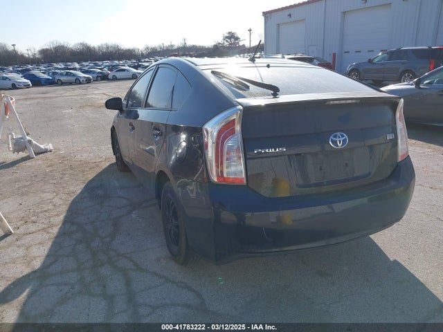 Toyota Prius Two 2015 JTDKN3DU9F0435455 Image 3