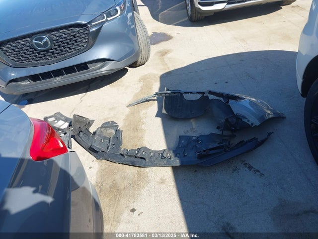 1G1ZE5ST1HF233898 Chevrolet MALIBU 1LT