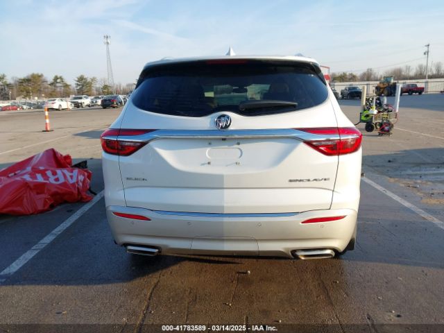 5GAERBKW5JJ159814 Buick Enclave Essence