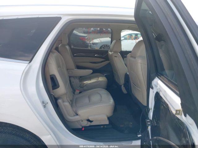 5GAERBKW5JJ159814 Buick Enclave Essence