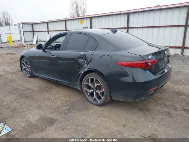 Alfa Romeo giulia (952) 2018 ZARFAEEN8J7578046 Image 3