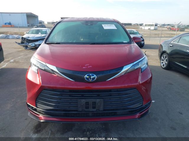 5TDKRKEC0NS093524 Toyota SIENNA LE