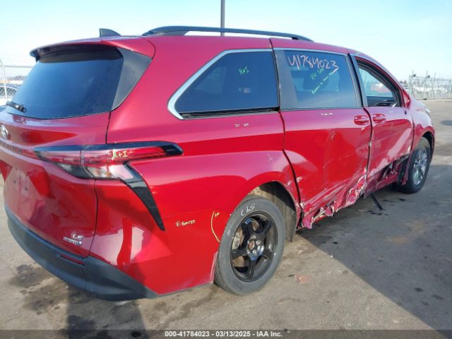 5TDKRKEC0NS093524 Toyota SIENNA LE