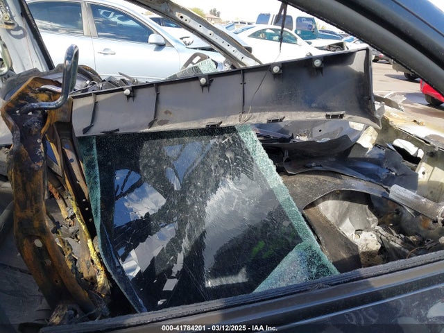 2024 TESLA MODEL Y 7SAYGDEEXRF993258 Photo 4