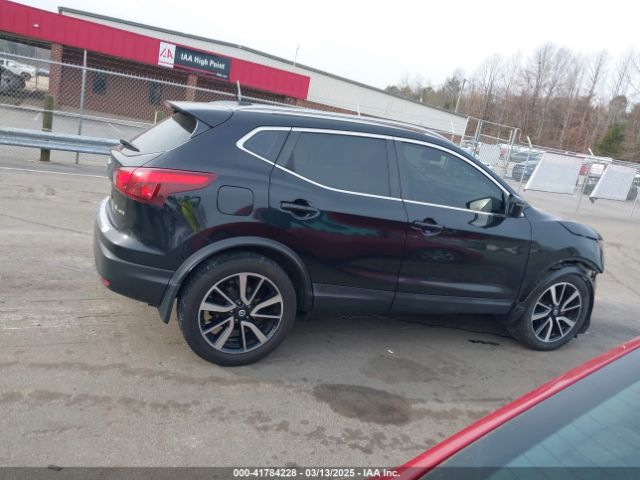 JN1BJ1CR1HW131942 Nissan Rogue Sport Sl