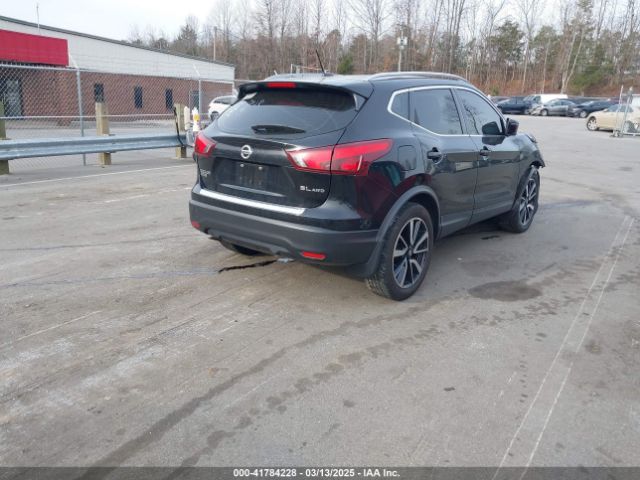 JN1BJ1CR1HW131942 Nissan Rogue Sport Sl
