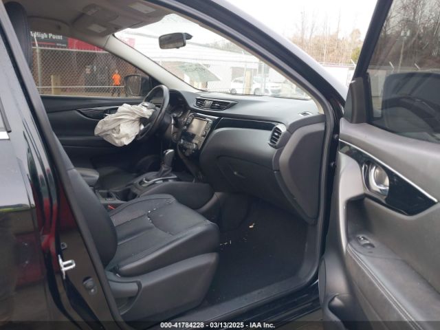 JN1BJ1CR1HW131942 Nissan Rogue Sport Sl