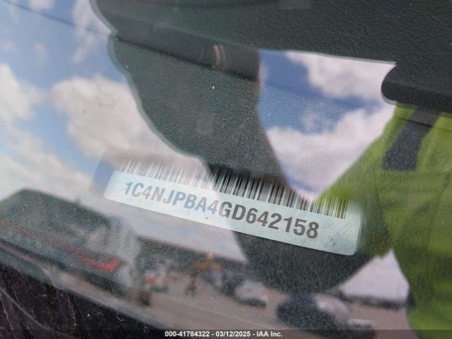 1C4NJPBA4GD642158 Jeep Patriot Sport Se