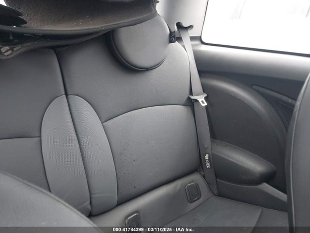 2010 MINI COOPER S WMWMF7C53ATX45077 Photo 7
