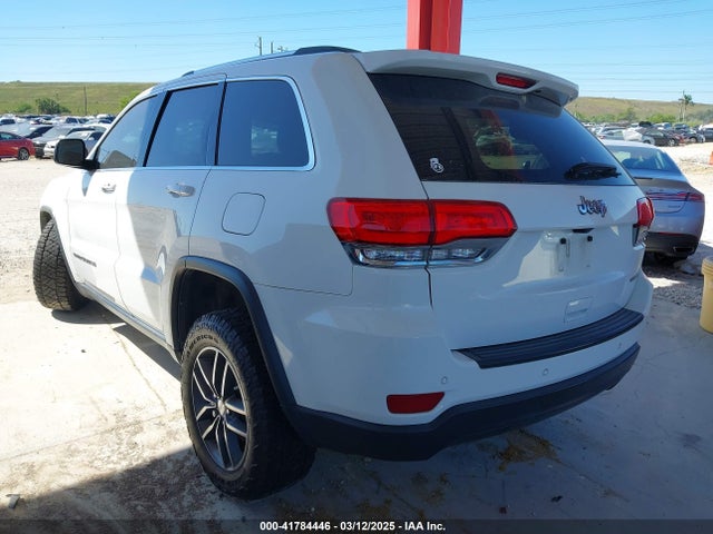 1C4RJEAG6JC270735 Jeep Grand Cherokee Laredo E 4x2