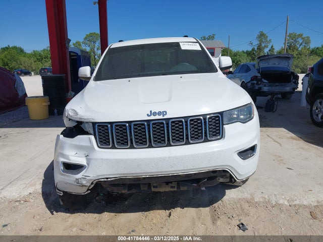 1C4RJEAG6JC270735 Jeep Grand Cherokee Laredo E 4x2