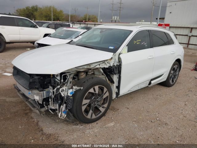 WA1LAAGE6NB033284 Audi E-tron Premium Plus Quattro