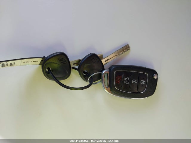 KM8J23A44KU863912 Hyundai TUCSON SE