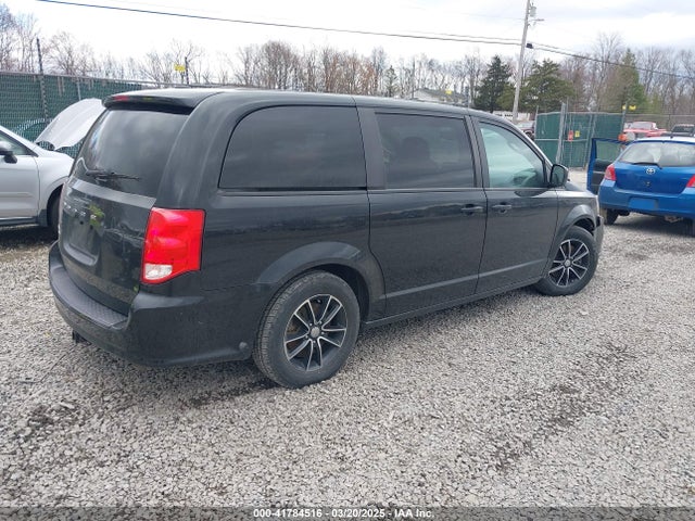 2C4RDGCG5JR156118 Dodge Grand Caravan Sxt