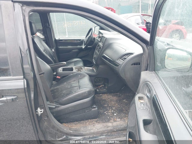 2C4RDGCG5JR156118 Dodge Grand Caravan Sxt